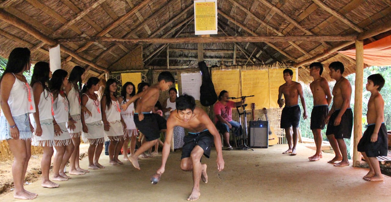 Aldeia Guarani em festa